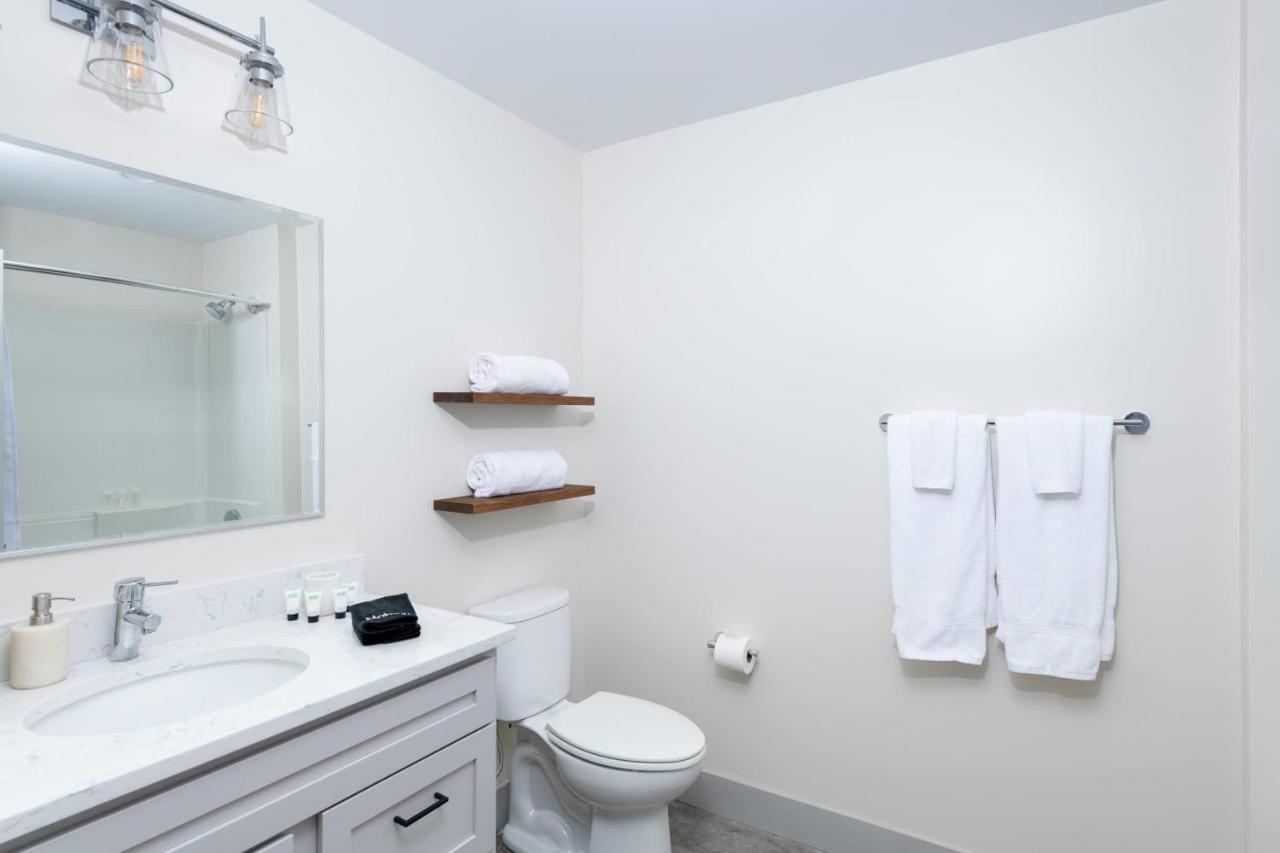 Cozy 1Br Close To Fiserv With Parking Milwaukee Exterior photo